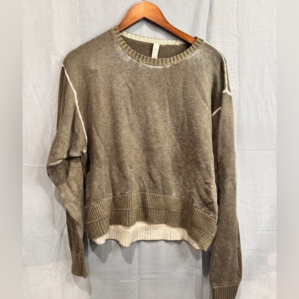 Lululemon Athletica Gray Knit Sweater